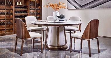 對于實木餐桌椅選購應該考慮哪些方面？